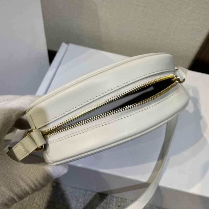 Ce1i*e triomphe bags